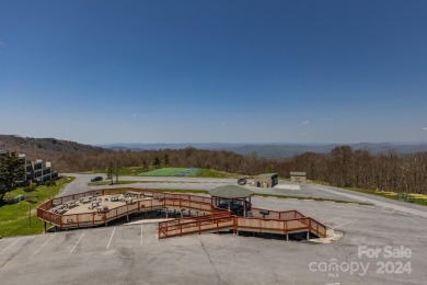 *SKIP THE STRESS & HASSLE OF RENOVATING* RARE FIND...OPEN FLOOR on Beech Mountain Club in North Carolina - for sale on GolfHomes.com, golf home, golf lot