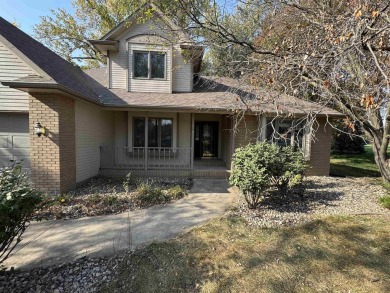 Charming 4-Bed, 3.5-Bath Home on Dakota Dunes Golf Course!! This on Dakota Dunes Country Club in South Dakota - for sale on GolfHomes.com, golf home, golf lot