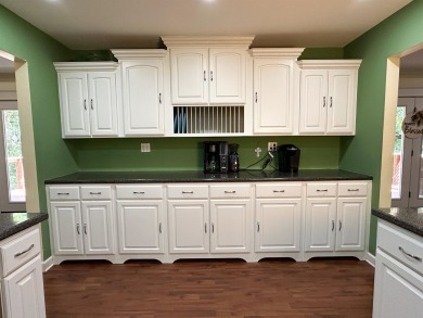 Spacious Family Home in the Heart of Cherokee Village! Move on Cherokee Village North Course in Arkansas - for sale on GolfHomes.com, golf home, golf lot