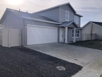 Come enjoy this two story home where every room is set up to on Hunters Point Golf Club in Idaho - for sale on GolfHomes.com, golf home, golf lot