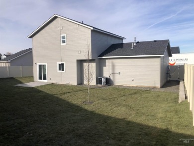 Come enjoy this two story home where every room is set up to on Hunters Point Golf Club in Idaho - for sale on GolfHomes.com, golf home, golf lot