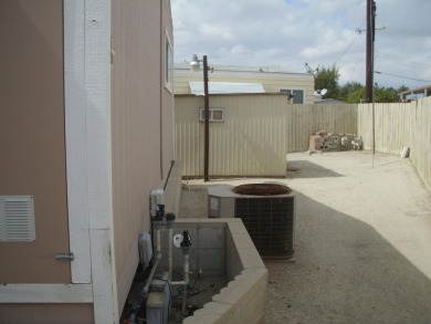 This 1973 140 sq ft. Manufactured home is a 2-bedroom 2 bath on The Club At Shenandoah Springs in California - for sale on GolfHomes.com, golf home, golf lot