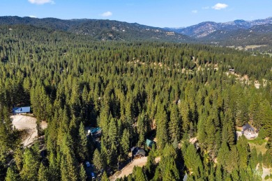 Step inside this beautiful mountain retreat--ideal as a on Terrace Lakes Golf Resort in Idaho - for sale on GolfHomes.com, golf home, golf lot