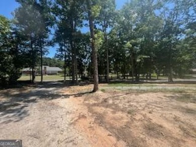 Beautiful level 1 acre corner building lot in Golf course on Hartwell Golf Club in Georgia - for sale on GolfHomes.com, golf home, golf lot