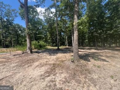 Beautiful level 1 acre corner building lot in Golf course on Hartwell Golf Club in Georgia - for sale on GolfHomes.com, golf home, golf lot