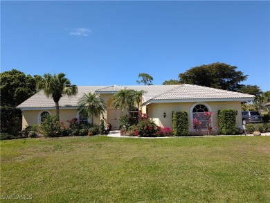 You will not want to miss this very quaint golf course home in on Fiddlesticks Country Club in Florida - for sale on GolfHomes.com, golf home, golf lot