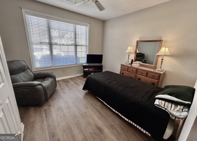 Welcome to this beautifully maintained 3-bedroom, 2-bathroom on Braelinn Golf Club in Georgia - for sale on GolfHomes.com, golf home, golf lot