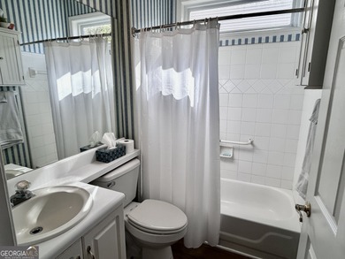 Welcome to this beautifully maintained 3-bedroom, 2-bathroom on Braelinn Golf Club in Georgia - for sale on GolfHomes.com, golf home, golf lot