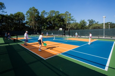 BUYER INCENTIVES: 2 months free lot rent and 6 months free WiFi on Rolling Greens Executive Golf Community in Florida - for sale on GolfHomes.com, golf home, golf lot
