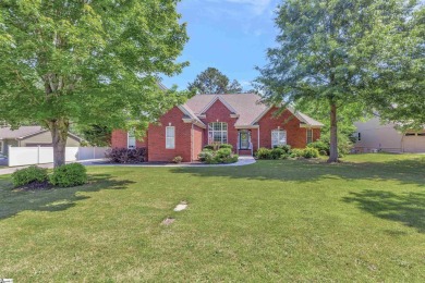 Spacious & Beautiful All Brick Home in a Cobb's Glenn Golf & on Cobbs Glen Country Club in South Carolina - for sale on GolfHomes.com, golf home, golf lot