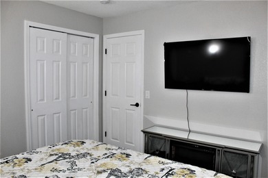 Beautifully remodeled 1 bed / 1 bath condo, sold fully furnished on Pointe Royale Village Country Club in Missouri - for sale on GolfHomes.com, golf home, golf lot