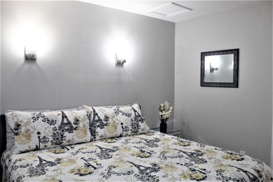 Beautifully remodeled 1 bed / 1 bath condo, sold fully furnished on Pointe Royale Village Country Club in Missouri - for sale on GolfHomes.com, golf home, golf lot