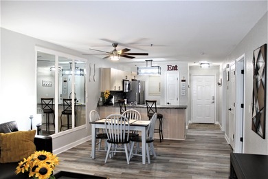 Beautifully remodeled 1 bed / 1 bath condo, sold fully furnished on Pointe Royale Village Country Club in Missouri - for sale on GolfHomes.com, golf home, golf lot