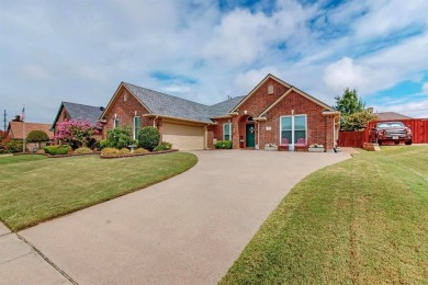 This single story home in Oakmont Estates is fabulous inside and on Oakmont Country Club in Texas - for sale on GolfHomes.com, golf home, golf lot