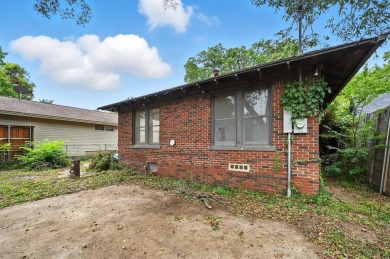 Amazing and rare opportunity to remodel your dream home in on Stevens Park Golf Course in Texas - for sale on GolfHomes.com, golf home, golf lot