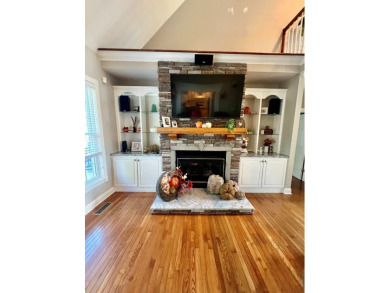 This 4,300 sq ft (all living) 4 Bedroom 3.50 Bathroom 2 story on StoneCrest Golf Course in Kentucky - for sale on GolfHomes.com, golf home, golf lot