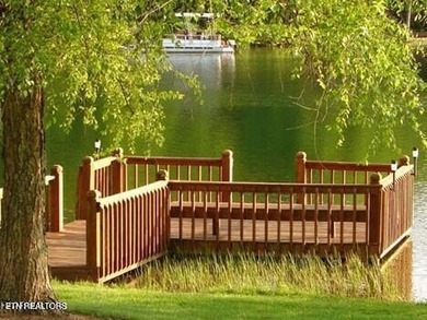 Convenient with private setting in North Fairfield Glade Resort on Heatherhurst Golf Course in Tennessee - for sale on GolfHomes.com, golf home, golf lot