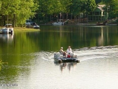 Convenient with private setting in North Fairfield Glade Resort on Heatherhurst Golf Course in Tennessee - for sale on GolfHomes.com, golf home, golf lot