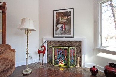 PERFECTION! Rare lakefront townhome in Lake Barrington with on Pine Meadow Golf Club in Illinois - for sale on GolfHomes.com, golf home, golf lot