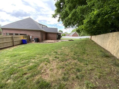 You'll fall in love with this beautiful, spacious home on a on CrossWinds Golf Course in Kentucky - for sale on GolfHomes.com, golf home, golf lot
