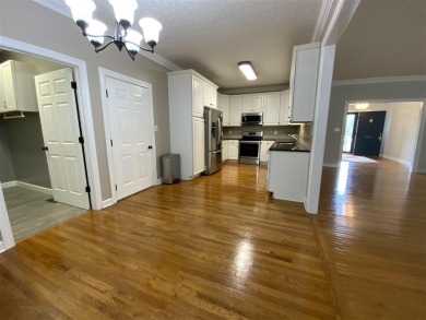 You'll fall in love with this beautiful, spacious home on a on CrossWinds Golf Course in Kentucky - for sale on GolfHomes.com, golf home, golf lot