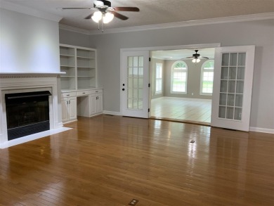 You'll fall in love with this beautiful, spacious home on a on CrossWinds Golf Course in Kentucky - for sale on GolfHomes.com, golf home, golf lot