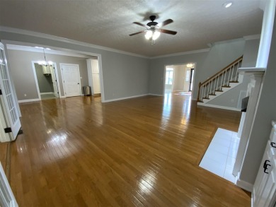 You'll fall in love with this beautiful, spacious home on a on CrossWinds Golf Course in Kentucky - for sale on GolfHomes.com, golf home, golf lot