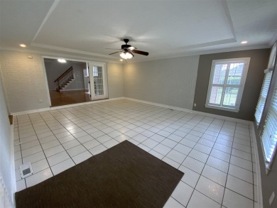 You'll fall in love with this beautiful, spacious home on a on CrossWinds Golf Course in Kentucky - for sale on GolfHomes.com, golf home, golf lot