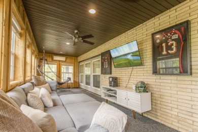 Beautifully updated 4 bedroom, 2 bathroom home in Village Green on Twin Lakes Golf Club in Arkansas - for sale on GolfHomes.com, golf home, golf lot