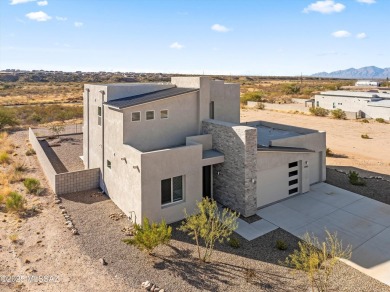 The VogueOne of Pepper Viners most versatile floor plans. 2 on Del Lago Golf Club in Arizona - for sale on GolfHomes.com, golf home, golf lot