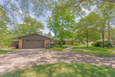 Don't miss your opportunity to own a fully updated 2420 square on Hide-A-Way Lake Golf Course in Texas - for sale on GolfHomes.com, golf home, golf lot