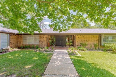 Don't miss your opportunity to own a fully updated 2420 square on Hide-A-Way Lake Golf Course in Texas - for sale on GolfHomes.com, golf home, golf lot