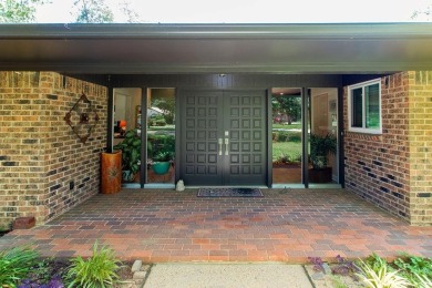 Don't miss your opportunity to own a fully updated 2420 square on Hide-A-Way Lake Golf Course in Texas - for sale on GolfHomes.com, golf home, golf lot