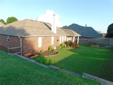 Calling all Golfers Walk to the Club House at Battle Creek in BA on Battle Creek Golf Course in Oklahoma - for sale on GolfHomes.com, golf home, golf lot