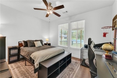 Charming home in Bella Vista, perfectly situated just minutes on Branchwood Golf Course in Arkansas - for sale on GolfHomes.com, golf home, golf lot