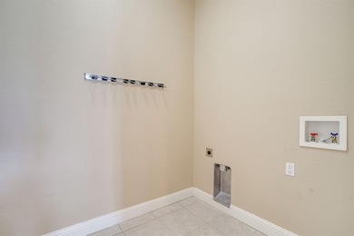 Beautifully designed 2-bedroom, 2.5-bath townhome in The on Harbor Lakes Golf Club in Texas - for sale on GolfHomes.com, golf home, golf lot