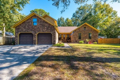 ''Beautifully renovated brick ranch in established Crowfield on Crowfield Golf and Country Club in South Carolina - for sale on GolfHomes.com, golf home, golf lot