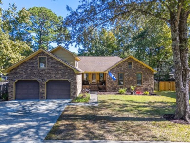 ''Beautifully renovated brick ranch in established Crowfield on Crowfield Golf and Country Club in South Carolina - for sale on GolfHomes.com, golf home, golf lot