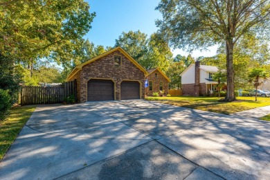 ''Beautifully renovated brick ranch in established Crowfield on Crowfield Golf and Country Club in South Carolina - for sale on GolfHomes.com, golf home, golf lot