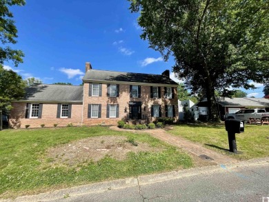 _ 111 Campbell Court __Stately Brick Home built with quality on Mayfield-Graves Country Club in Kentucky - for sale on GolfHomes.com, golf home, golf lot