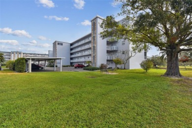 This home provides for both entertaining and everyday living on Pinebrook/Ironwood Golf Course in Florida - for sale on GolfHomes.com, golf home, golf lot