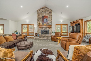 High-end gated location golf cart distance to Hayden Lake CC on Avondale Golf and Tennis Club in Idaho - for sale on GolfHomes.com, golf home, golf lot