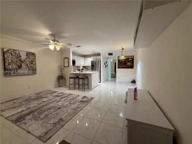 Beautiful One bedroom unit with great updates, move in ready on Sunrise Lakes Phase III in Florida - for sale on GolfHomes.com, golf home, golf lot