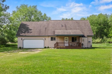 This spacious 3-bedroom, 2-bath ranch offers over 2,000 square on Canadian Lakes Country Club-The Royal Course in Michigan - for sale on GolfHomes.com, golf home, golf lot