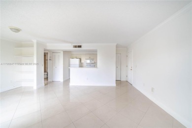GATED COMMUNITY GROUND FLOOR LOCATION TILE FLOOR FULL SIZED on Oaks Country Club in Florida - for sale on GolfHomes.com, golf home, golf lot