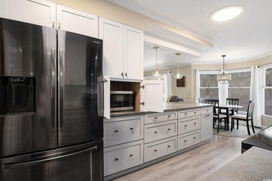 Beautifully updated 3BR/2.5BA home situated on the 18th fairway on Burning Ridge Golf Course in South Carolina - for sale on GolfHomes.com, golf home, golf lot