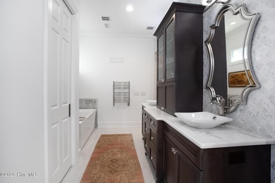 1810 Mews Drive | Landfall Resort-style outdoor living sets 1810 on Country Club of Landfall in North Carolina - for sale on GolfHomes.com, golf home, golf lot