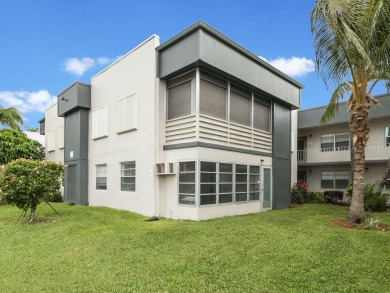 This beautifully updated condo features a stunning kitchen with on Kings Point Golf -Flanders Way in Florida - for sale on GolfHomes.com, golf home, golf lot