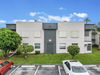 This beautifully updated condo features a stunning kitchen with on Kings Point Golf -Flanders Way in Florida - for sale on GolfHomes.com, golf home, golf lot