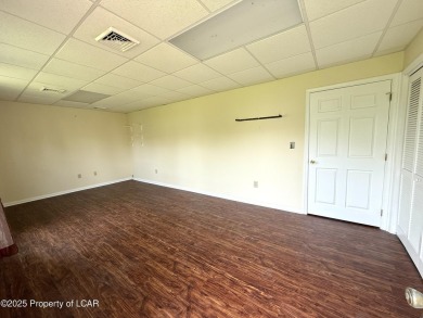 Move-in ready 3 bedroom, 2.5 bath updated & upgraded condo in on Sand Springs Country Club in Pennsylvania - for sale on GolfHomes.com, golf home, golf lot